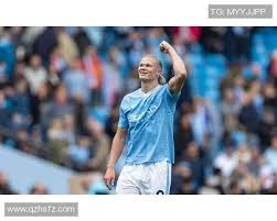 足球比赛精彩瞬间，绿茵场上的激情碰撞！